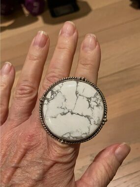 White Howlite Statement Ring with Silver-Tone Rope Bezel